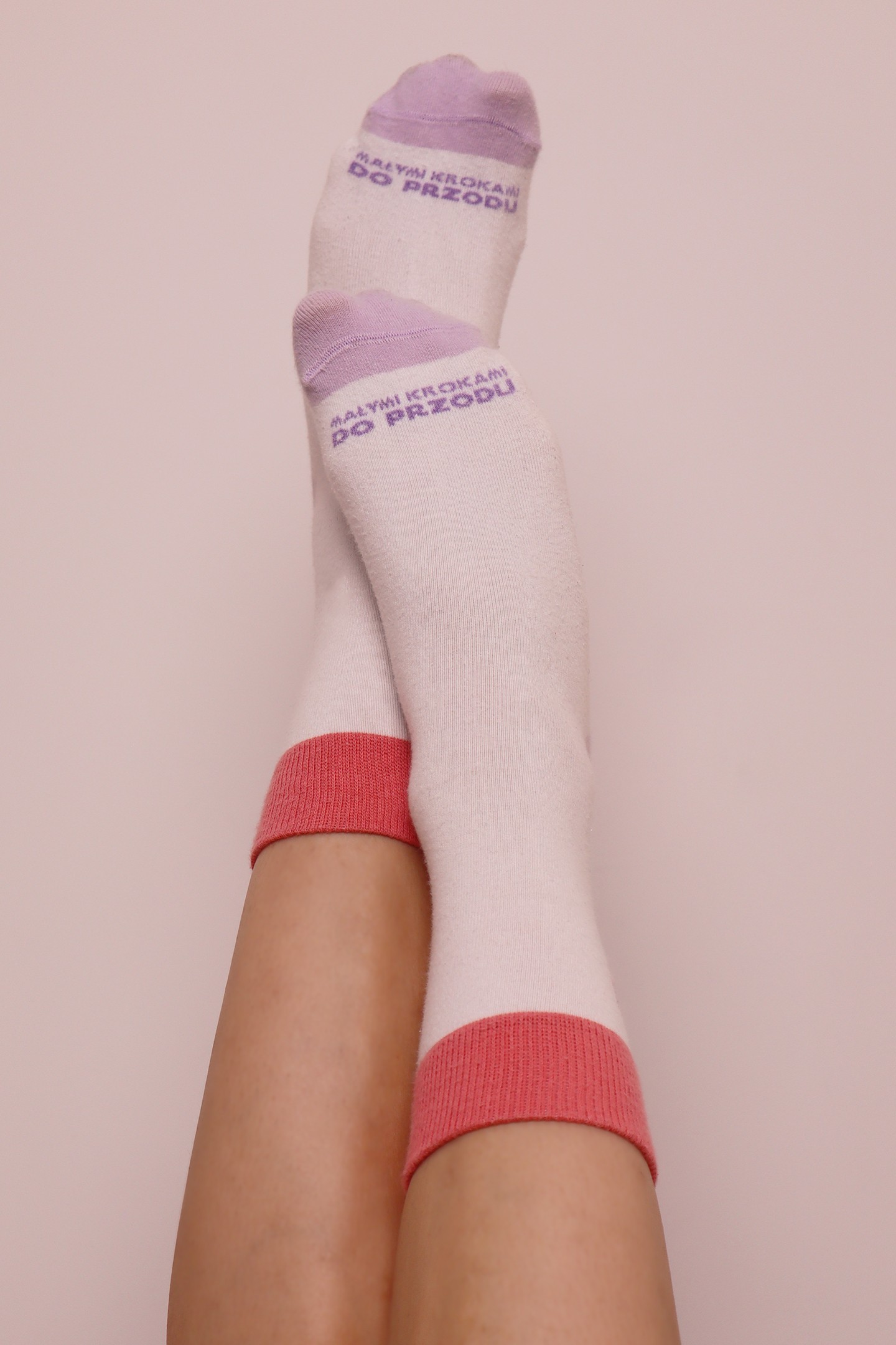 "Małymi krokami do przodu" - 🧦🍑💜 Skarpetki AfirmaTEE