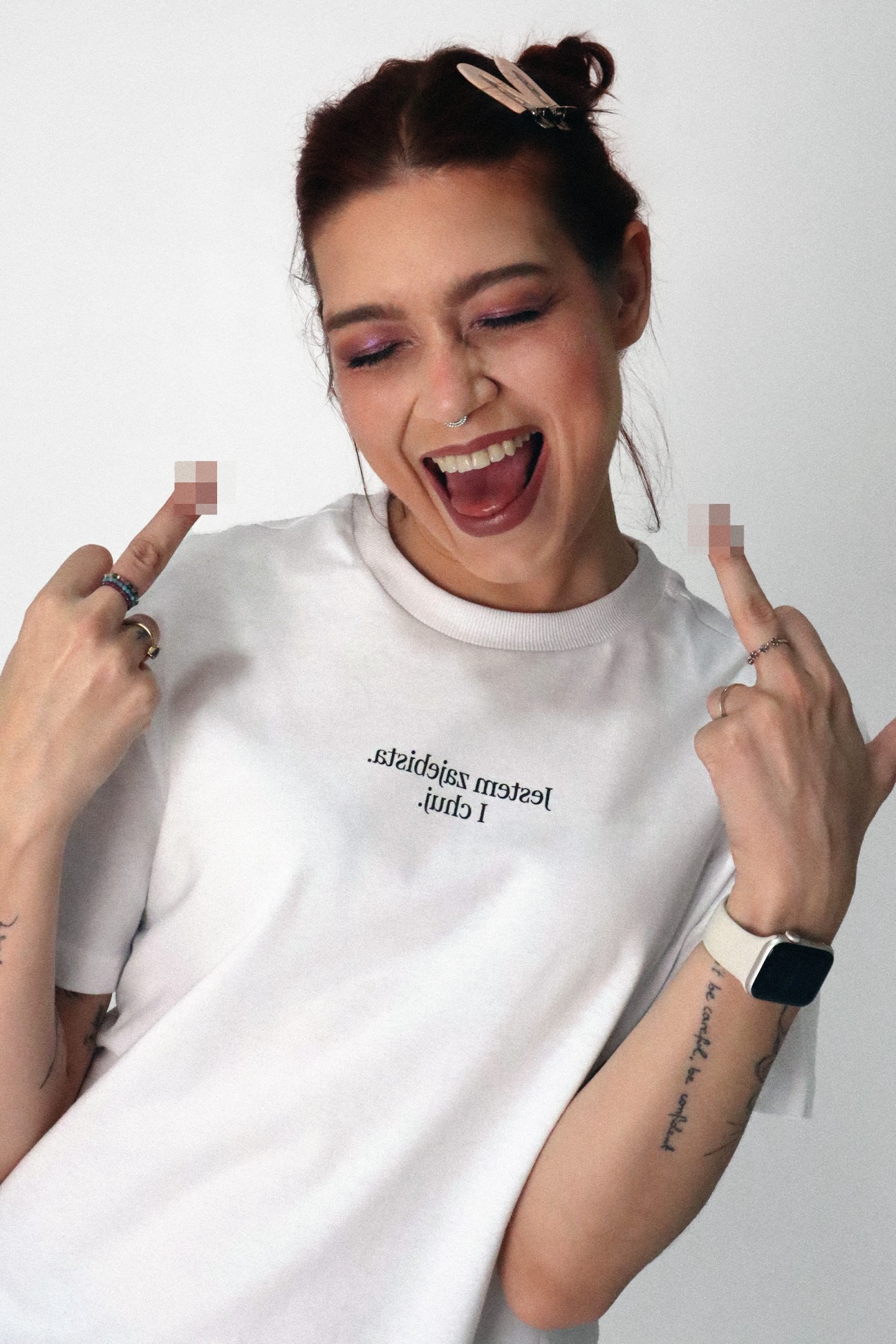 Jestem zajebista i ch*j: biały T-shirt BEZ CENZURY