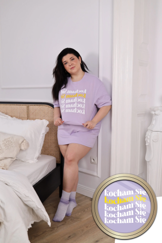 “Kocham Się” – AfirmaTEE koloru Jagodowego Shake’a 🫐