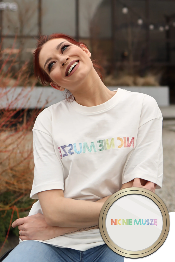 “Nic nie muszę” – AfirmaTEE w kolorze Śmietankowym🍦